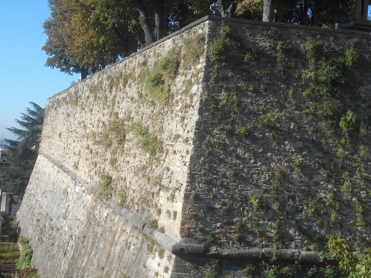 ** Guest house La Maison Des Artistes Bergamo Italy