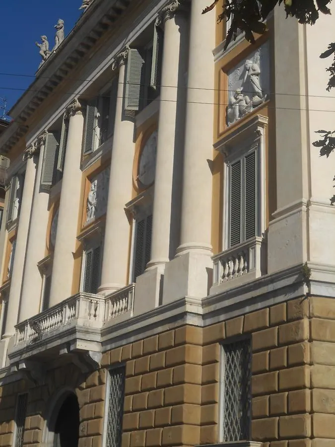 La Maison Des Artistes Bergamo Italy